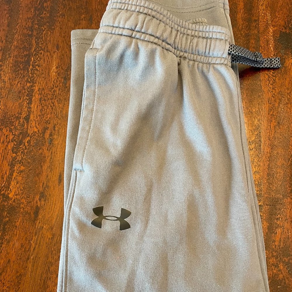 Boys Under Armour Size YTH Medium Jogger Pant